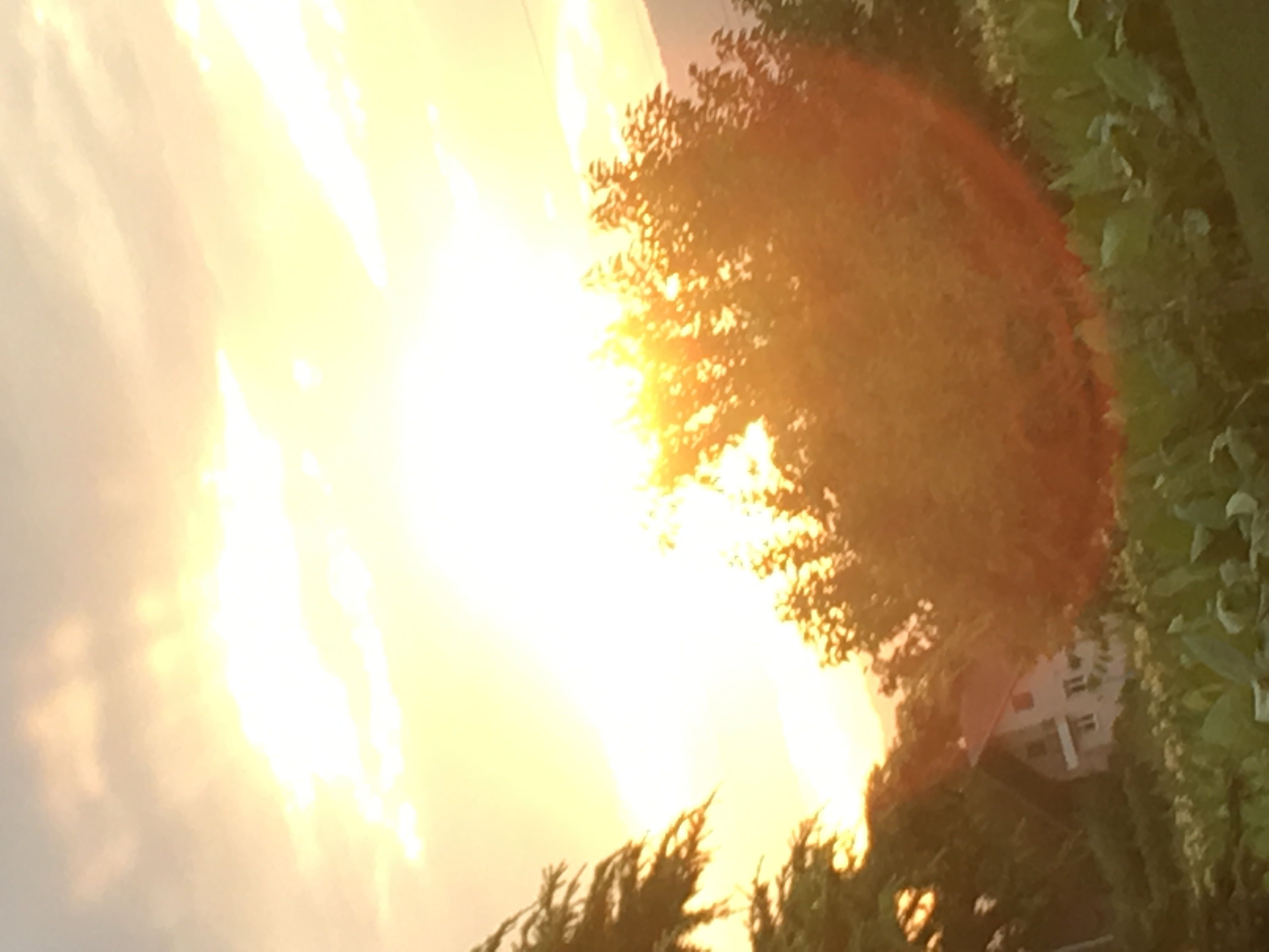 Coucher de soleil avec reflet, Corcelles-près-Payerne, canton de Vaud, en Suisse